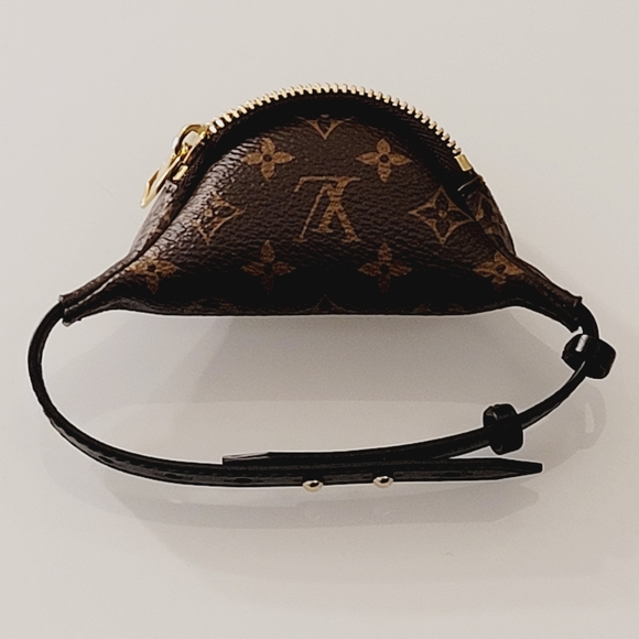 NWOT Rare LOUIS VUITTON Monogram Canvas Party Wristband Pouch - Picture 5 of 7